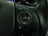 ハンドル右側にはクルーズコントロールのスイッチが装備され運転中の操作も安心して行えます!