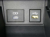 【充電用USB端子】デバイスの充電に便利です。※実際の接続端子は写真で確認or店舗までご気軽にお問合せください♪