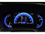 とっても見やすいメーターです。夜間時はラグジュアリーな気分にさせてくれる照明が魅力ですので、夜のドライブも楽しみになりますよ♪