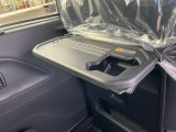 大人が乗ってもゆったり♪シートアレンジもできるので大きい荷物もOK◎