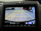 バックカメラの画像です。ガイドラインがスムースな車庫入れをサポートいたします!車庫入れの安心感がアップしますね☆