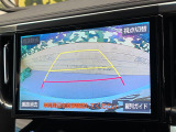 【バックカメラ】駐車時に後方がリアルタイム映像で確認できます。大型商業施設や立体駐車場での駐車時や、夜間のバック時に大活躍!運転スキルに関わらず、今や必須となった装備のひとつです!