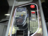 直線的で操作のしやすい前後操作の電制シフト♪従来のシフトレバー車からのお乗り換えでも分かりやすく、操作がしやすいですよ☆
