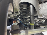 お車を安心してお乗りいただく為には、足回りの定期点検が欠かせません。サービスサポート(有償保証)では無料点検もご提供しており、安心のカーライフをお過ごしいただけるサポート体制が整っています。
