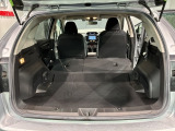 リアシートを倒すと、ラゲッジスペースを広くお使いいただけます!