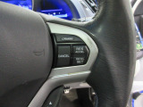 ハンドル右側にはクルーズコントロールのスイッチが装備され運転中の操作も安心して行えます!