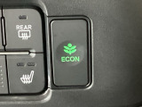 ★ECONスイッチ★ エコドライブを加速しよう!スイッチをONにすると、運転の仕方によるロスを抑え込み燃費をよくするようクルマが頑張ります(*^ー^*)燃費向上にチャレンジ♪