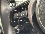 ステアリングにオーディオ操作スイッチが付いています。オーディオ画面に直接タッチしなくても操作が出来ますので、運転に集中できます。