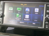 メモリーナビです。Bluetoothで好きな音楽を聴く事ができるので、ドライブがひときわ楽しくなっちゃいますね♪