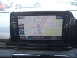 社外品のアルパイン製メモリーナビが装備されています。