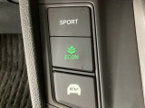★ECONスイッチ★ エコドライブを加速しよう!スイッチをONにすると、運転の仕方によるロスを抑え込み燃費をよくするようクルマが頑張ります(*^ー^*)燃費向上にチャレンジ♪