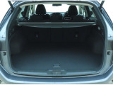 ■ラゲッジスペースです。日常的な荷物を積む際には十分なスペースです。ベビーカーもきっちり搭載できるので、家族でお出かけやピクニックを楽しんで下さい。