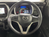 【ステアリング】軽い力で扱いやすいハンドルです。目立つ傷やスレなどなく綺麗な状態です!除菌プランいれていただくとさらに快適に!清潔なお車はお子様にも安心ですね!