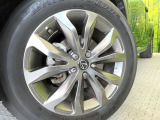 【純正18インチアルミホイール】外観にマッチした純正アルミホイールを装着しております。各種社外アルミホイールや、スタッドレスタイヤも取扱いしております。是非ご相談ください♪