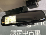 ルームミラーでアラウンドビューモニターの画像が確認出来ます。