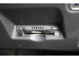スッキリ装着されたビルトインタイプのETC!高速道路走行の料金所をノンストップで通過できます。※ ETCカードのお申し込みも当社にお任せ下さい!