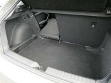 【トランク】60:40 可倒式リヤシート