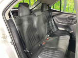後部座席も気になるようなキズ・汚れやへたり等、大きなダメージはなく、良好な状態です。