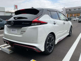 R3年式 リーフ NISMO ブリリアントホワイトパール/スーパーブラックのお車が入荷しました☆