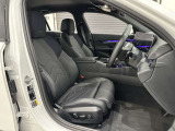 スポーツシートはサポートも良く長時間運転しても疲れません。