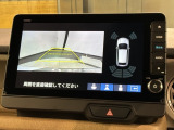 リバースギアに入れるだけで後方の表示へ切り替わります。夜間や雨の日の駐車も楽になりますよ。
