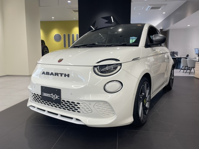 アバルト500e ツーリズモ ハッチバック