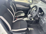 体にフィットする運転席シートで毎日の運転も快適♪長時間でも疲れにくい座り心地です!シートの状態もキレイです◎