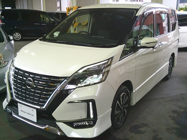 セレナ 1.2 e-POWER ハイウェイスターV 