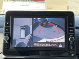 車を空から見たような映像が映る、アラウンドビューモニターで車両周辺の安全確認も一目でできます!小さなお子様や障害物も確認できるので、運転のし易さだけではなく事故防止にも役立ちます♪