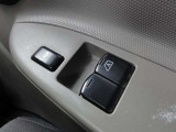ビジネスカーでも快適装備は外せません。運転席&助手席はパワーウインドウです。(挟み込み防止機能付き)。