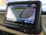 バックカメラが装備されており、後方の安全確認はもちろんのこと狭い場所での駐車や雨の日・夜間など視界の悪いコンディションでのストレスの軽減にもなります!