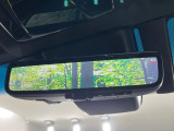 【デジタルインナーミラー】後席の大きな荷物や同乗者で後方が確認しづらい時でも安心!カメラが撮影した車両後方の映像をルームミラー内に表示。クリアな視界で状況の確認が可能です!