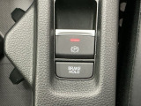 パーキングブレーキはスマートな電子制御式と合わせて渋滞時等にブレーキペダルから足を離しても停車状態を保持してくれるオートブレーキホールド機能で運転が楽になります。スタートはアクセルペダルを踏むだけ
