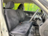 運転席シート廻りは使用感も少なく、良好な状態となっています。前オーナー様が丁寧に使っていたことがよくわかりますね。