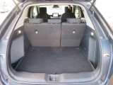 トランクルーム内の画像です。レイアウトで広々荷室が確保出来ます!
