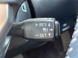 【レーダークルーズコントロール】アクセルを踏まなくても、設定した速度で走行できます!先行車との車間距離を適切に維持する追従走行の機能も有しています。機能には限界があるためご注意ください。