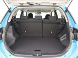 開口部の広いラゲージスペースは、ゴルフバックなどの荷物もラクラク積み込めます。