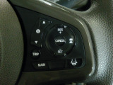 【HondaSENSING】クルーズコントロールや車間距離設定、レーンキープなどステアリング部で操作が出来ます。