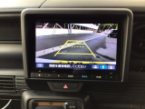 【バックカメラ】運転が苦手な方も車庫入れラクラクです!ギアをリバースに入れれば自動的に切り換わりますので、面倒な操作は不要です♪狭い駐車場もお車を傷つけず安心ですね!