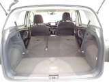 バックドアの開口部が広く、荷物の積み下ろしもしやすく、リヤシートを倒せば長さのあるお荷物も楽々!!