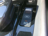オートホールドも装備していますので、信号待ちなどサイドブレーキが自動でかかり、アクセルを踏むと自動解除になるシステムです