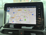 ディーラー純正ナビゲーション付き、行きたい所に案内してくれます。楽しいドライブのお手伝い(*&acute;&nabla;`)ノ