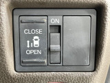 【パワースライドドア】スマートキーや運転席のスイッチでスライドドアの開閉が可能♪電動だから力を入れてドアを開ける必要が無く、小さいお子様でも、重い荷物を持っている時もラクに開け閉めできます♪