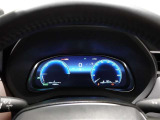 とっても見やすいメーターです。夜間時はラグジュアリーな気分にさせてくれる照明が魅力ですので、夜のドライブも楽しみになりますよ♪