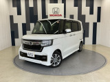 N-BOXカスタムが入庫しました!年式は令和4年、走行14,905km、グレードは「L ホンダセンシング」、ボディカラーは、プラチナホワイトパールです!