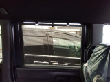 後席窓にはロールサンシェード♪