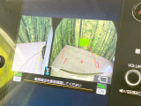 【バックカメラ】駐車時に後方がリアルタイム映像で確認できます。大型商業施設や立体駐車場での駐車時や、夜間のバック時に大活躍!運転スキルに関わらず、今や必須となった装備のひとつです!