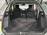 リア席を倒せば広々とした空間の出来上がり!床が低くフラットになり、天井までの高さがありますので積載が便利です。