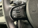 ステアリングにオーディオ操作スイッチが付いています。オーディオ画面に直接タッチしなくても操作が出来ますので、運転に集中できます。