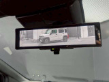 インテリジェントルームミラー搭載で、車の後方に設置されたカメラ映像を映し出してシートバックやヘッドレスト、同乗者に視界が遮られることがなく視認性が非常に良いです